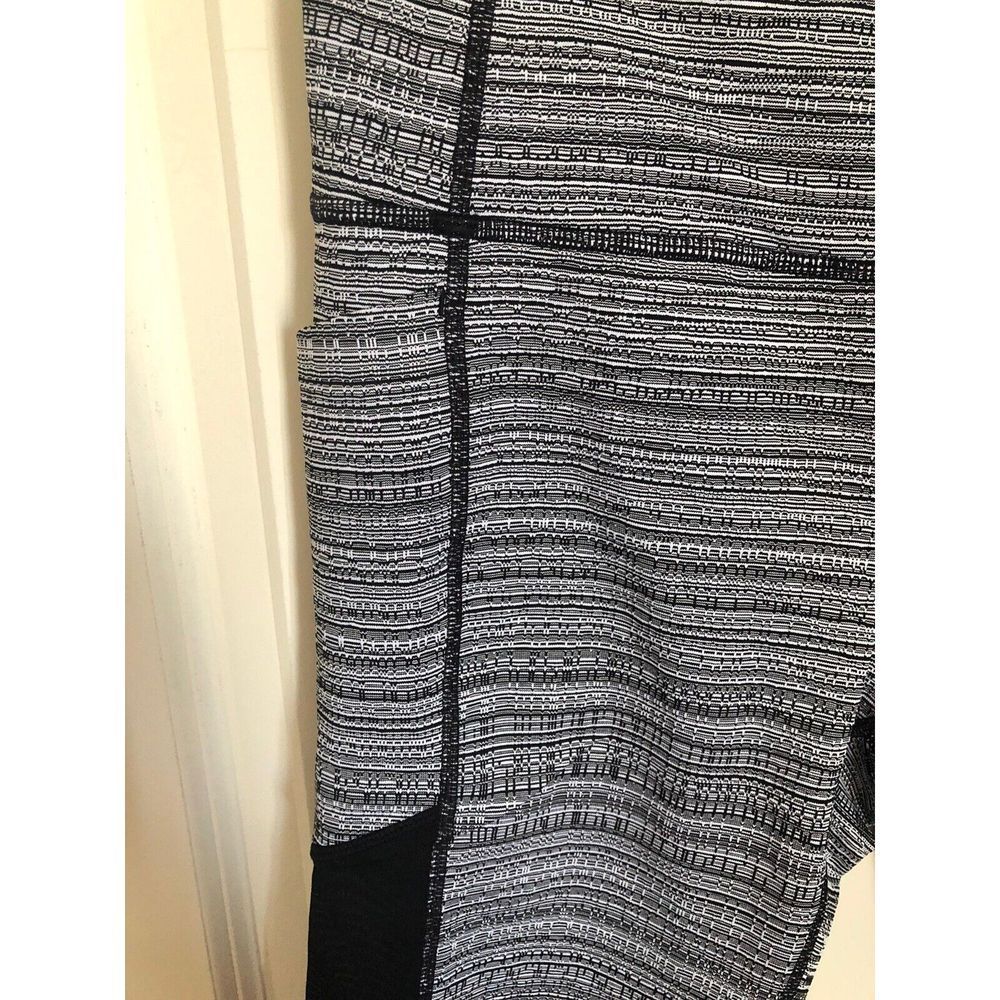 Athleta Sz Medium High Rise Jacquard Chaturanga Town Tight Black Mesh Panel - Picture 4 of 4